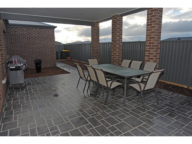 45 Lawrie Drive, Alfredton VIC 3350