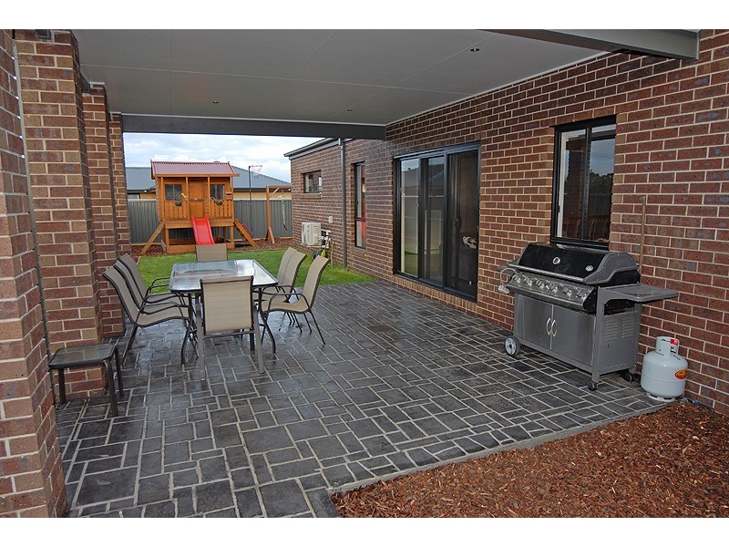 45 Lawrie Drive, Alfredton VIC 3350