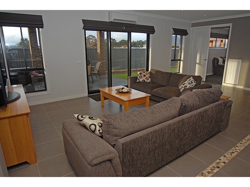 45 Lawrie Drive, Alfredton VIC 3350