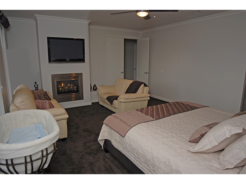 45 Lawrie Drive, Alfredton VIC 3350