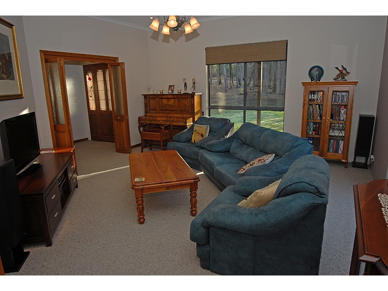 145 Post Office Road, Smythes Creek VIC 3351