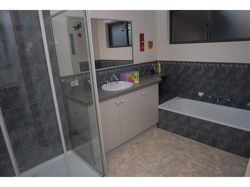 145 Post Office Road, Smythes Creek VIC 3351