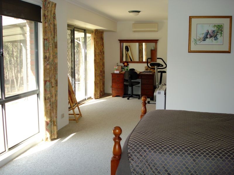 145 Post Office Road, Smythes Creek VIC 3351