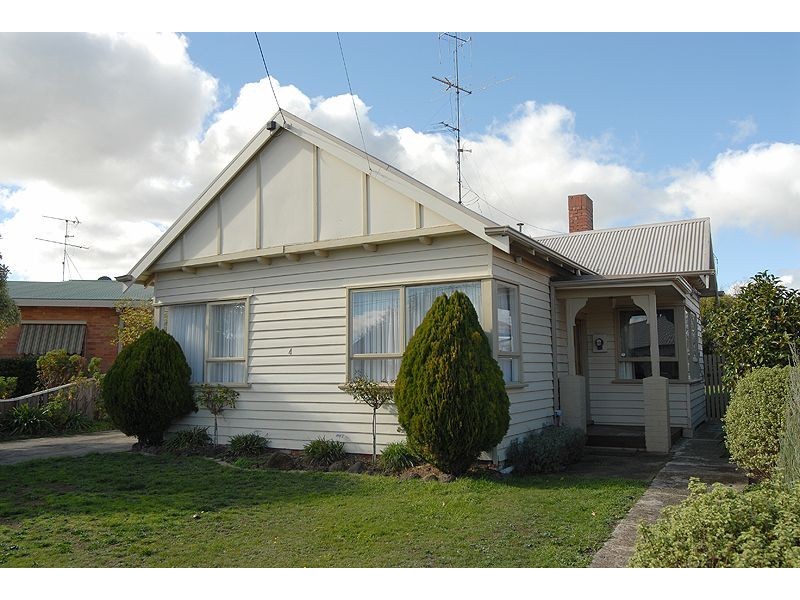 4 Brinkley Avenue, Wendouree VIC 3355