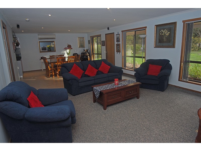 19 Cynthia Court, Haddon VIC 3351