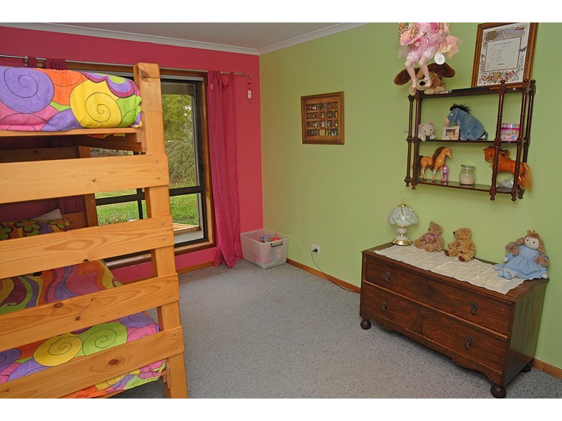 19 Cynthia Court, Haddon VIC 3351