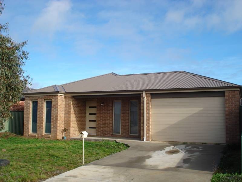 4 Megan Street, Miners Rest VIC 3352