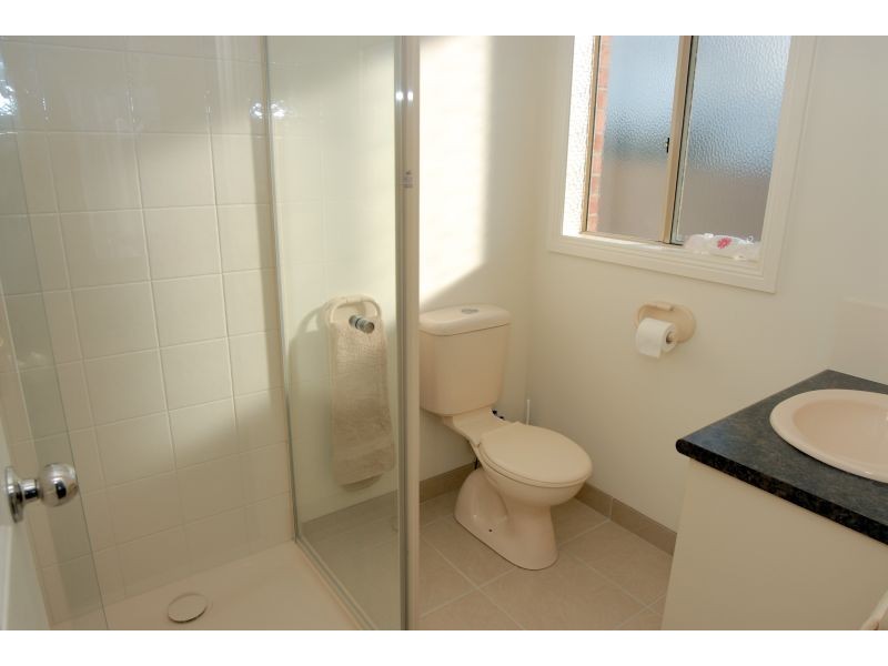 28 Windermere Way, Cardigan Village VIC 3352