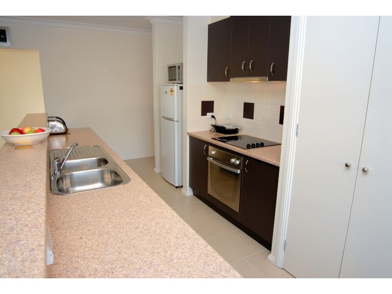 28 Windermere Way, Cardigan Village VIC 3352