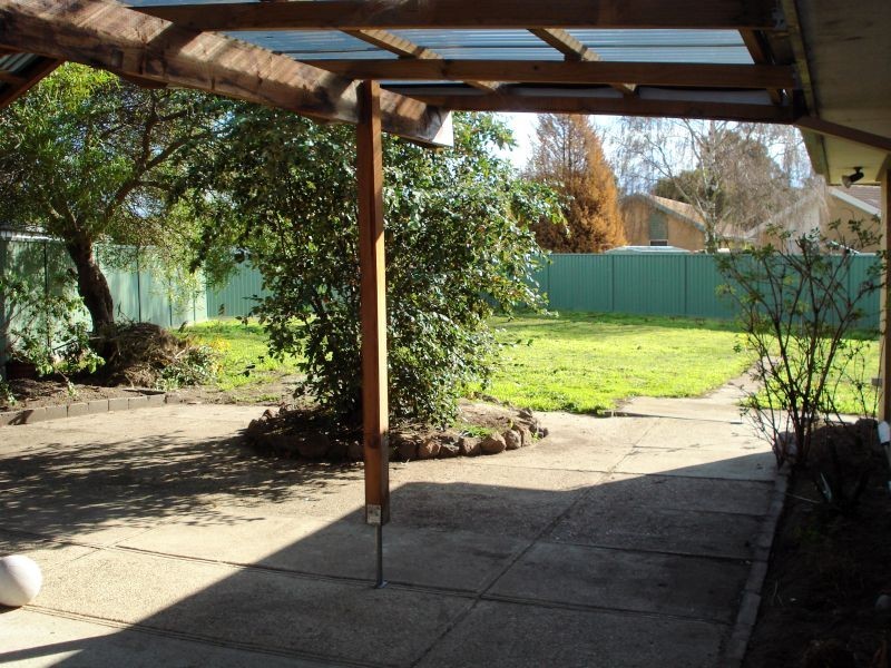 8 Lawanna Court, Delacombe VIC 3356