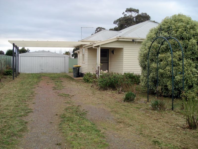 19 Clarke Street, Miners Rest VIC 3352