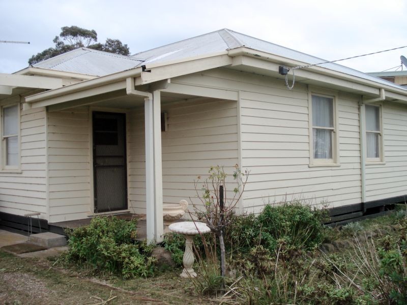 19 Clarke Street, Miners Rest VIC 3352
