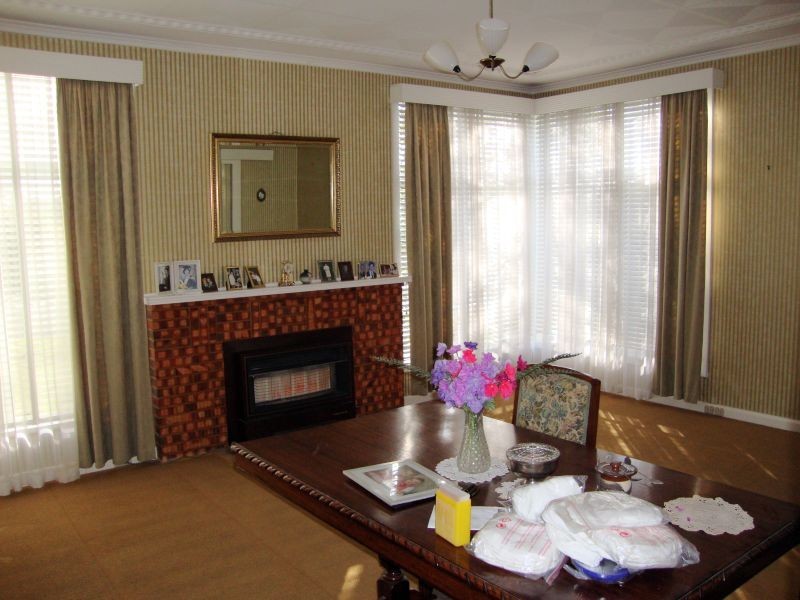 2 Hawthorn Grove, Wendouree VIC 3355