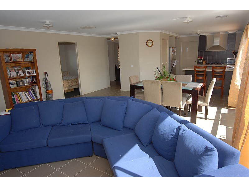 17 Delaney Drive, Miners Rest VIC 3352