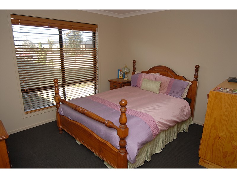 17 Delaney Drive, Miners Rest VIC 3352