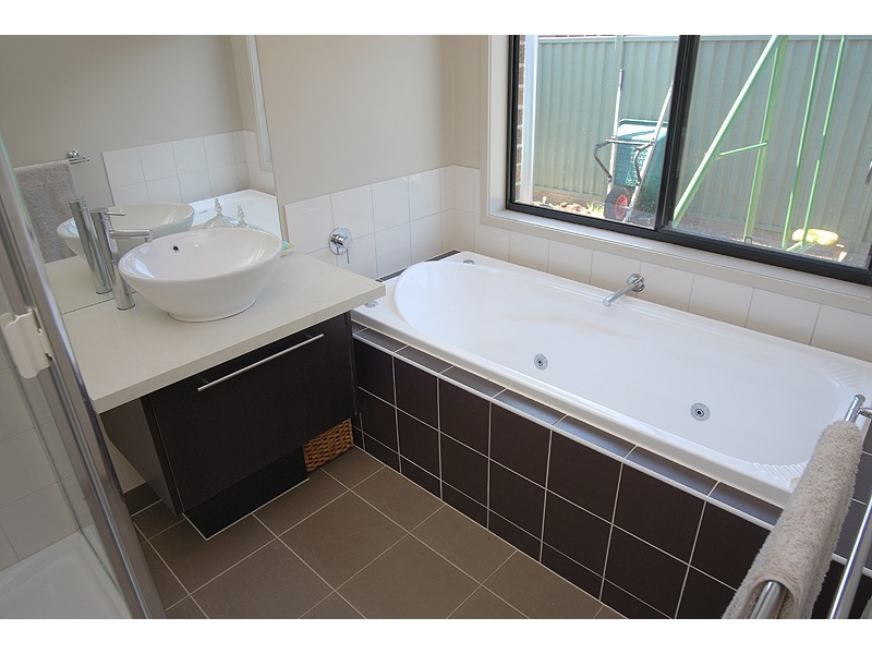 17 Delaney Drive, Miners Rest VIC 3352