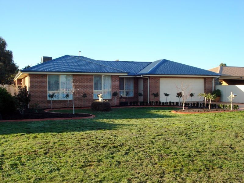 46 Albert Street, Miners Rest VIC 3352