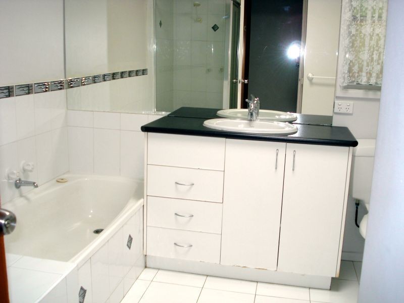 8 Lawanna Court, Delacombe VIC 3356