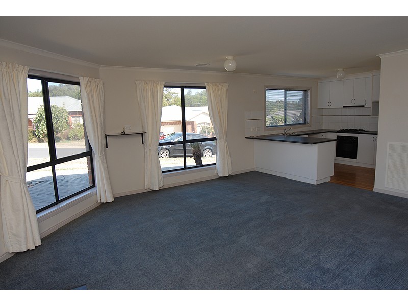 1 Bellbird Court, Mount Helen VIC 3350