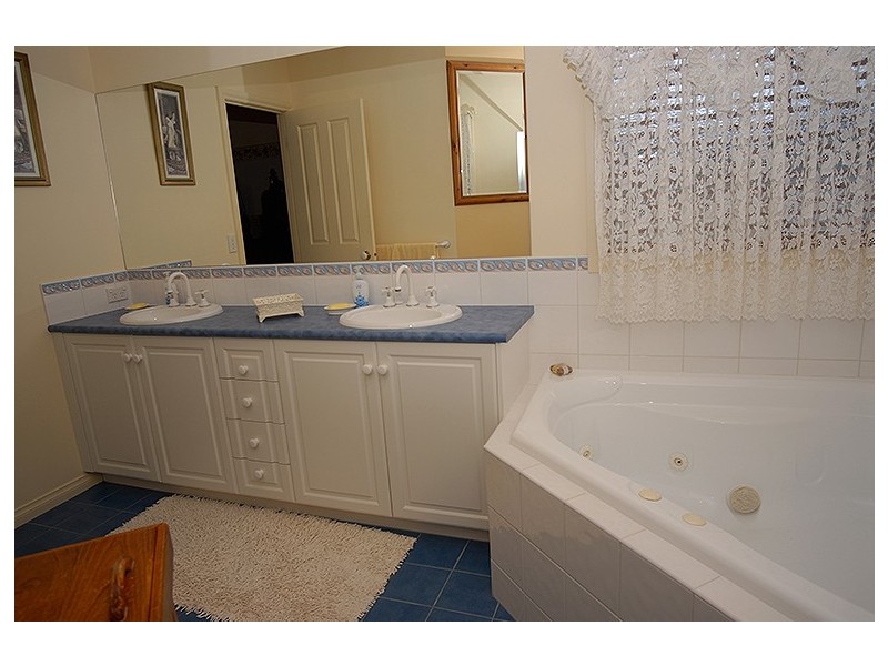 273 Gordon-Meredith Road, Gordon VIC 3345