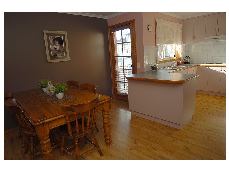 5 Lawrence Street, Sebastopol VIC 3356