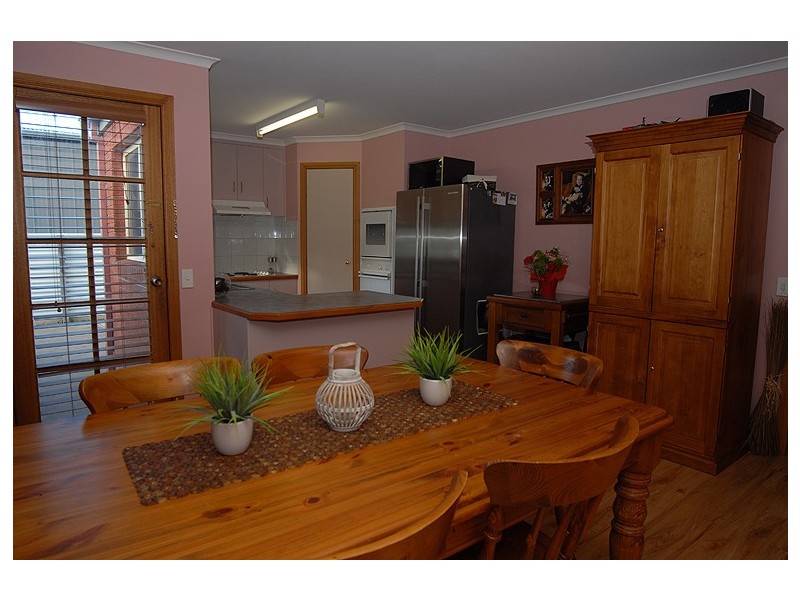 5 Lawrence Street, Sebastopol VIC 3356