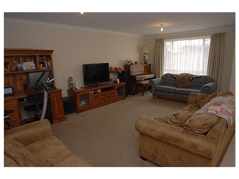 107 Birdwood Avenue, Sebastopol VIC 3356