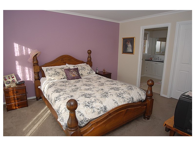 107 Birdwood Avenue, Sebastopol VIC 3356