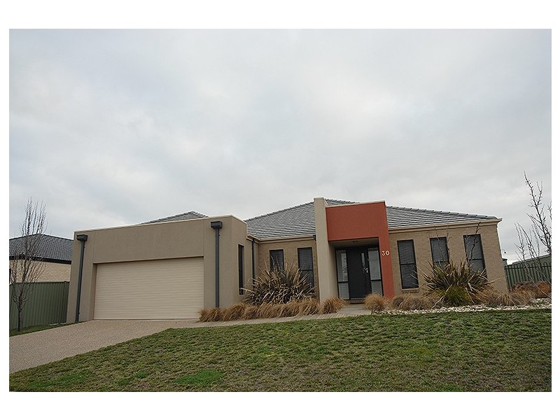 30 Waterford Drive, Miners Rest VIC 3352