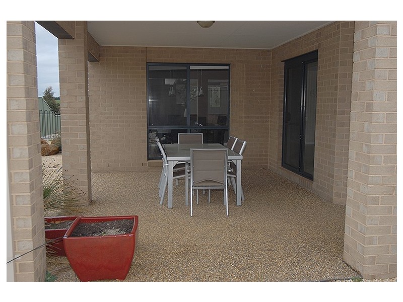 30 Waterford Drive, Miners Rest VIC 3352