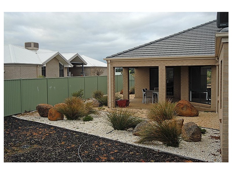 30 Waterford Drive, Miners Rest VIC 3352