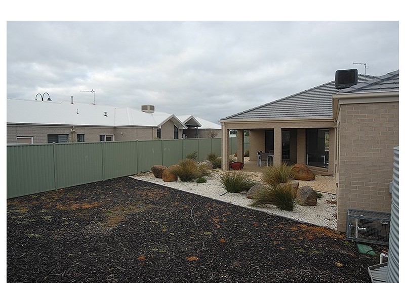 30 Waterford Drive, Miners Rest VIC 3352