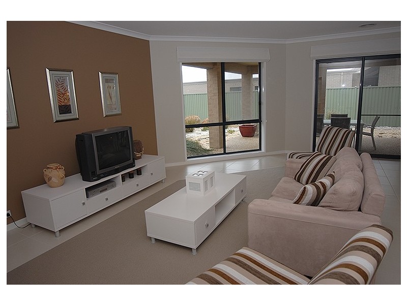 30 Waterford Drive, Miners Rest VIC 3352