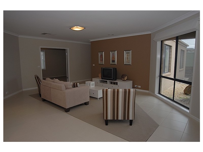 30 Waterford Drive, Miners Rest VIC 3352