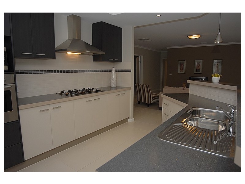 30 Waterford Drive, Miners Rest VIC 3352