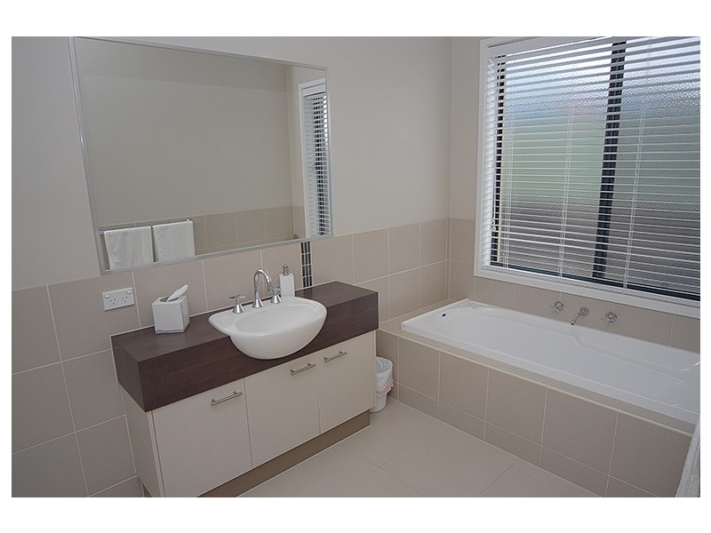 30 Waterford Drive, Miners Rest VIC 3352