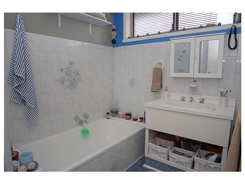 120 Spencer Street, Canadian VIC 3350