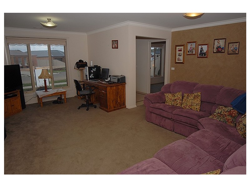 24 Josephine Way, Sebastopol VIC 3356