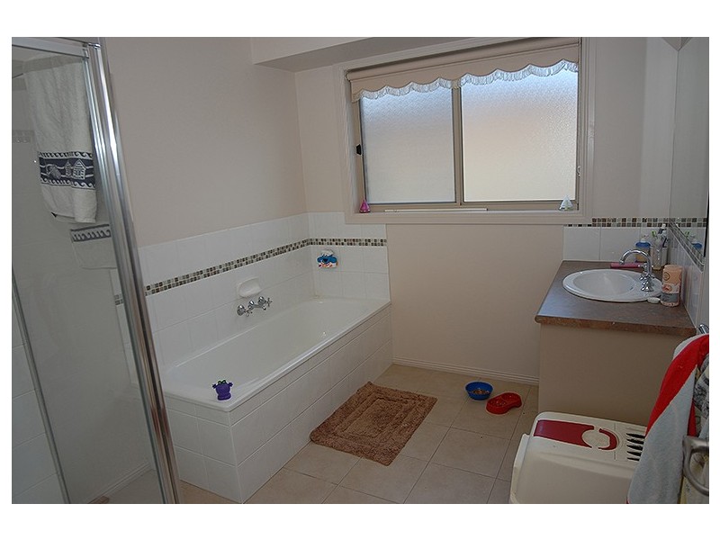 24 Josephine Way, Sebastopol VIC 3356