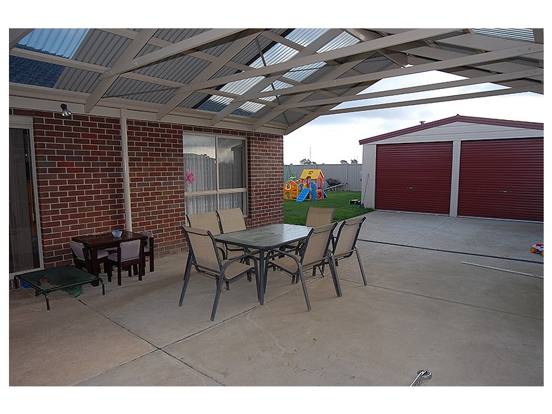 24 Josephine Way, Sebastopol VIC 3356
