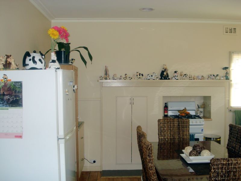 13 White Avenue, Wendouree VIC 3355