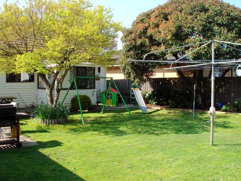 9a Oak Street, Wendouree VIC 3355