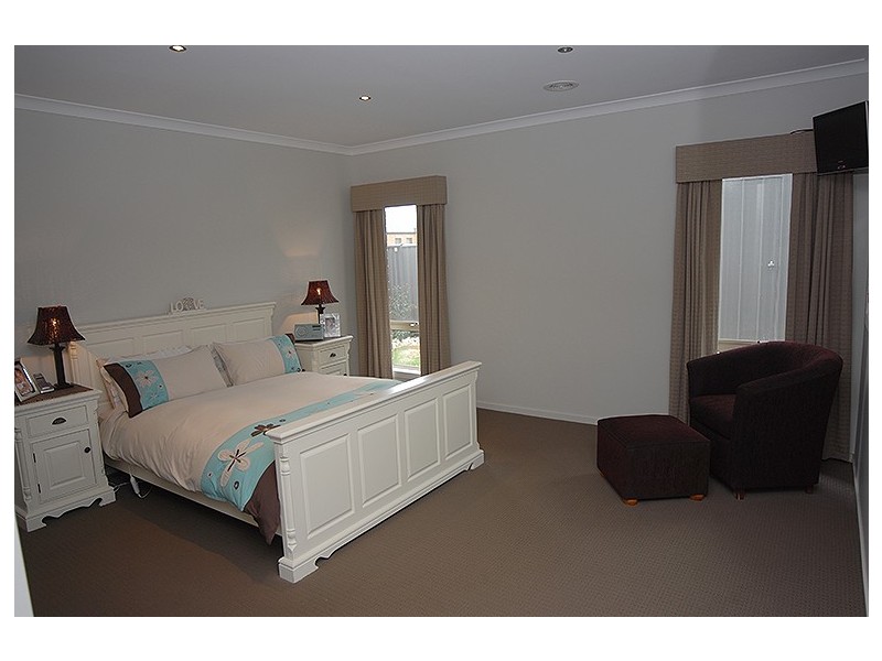 99 Alfredton Drive, Alfredton VIC 3350