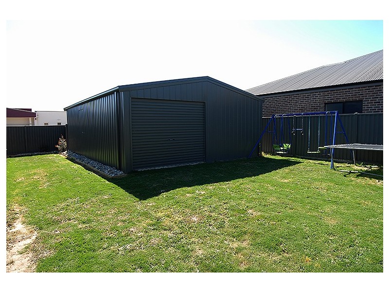 99 Alfredton Drive, Alfredton VIC 3350