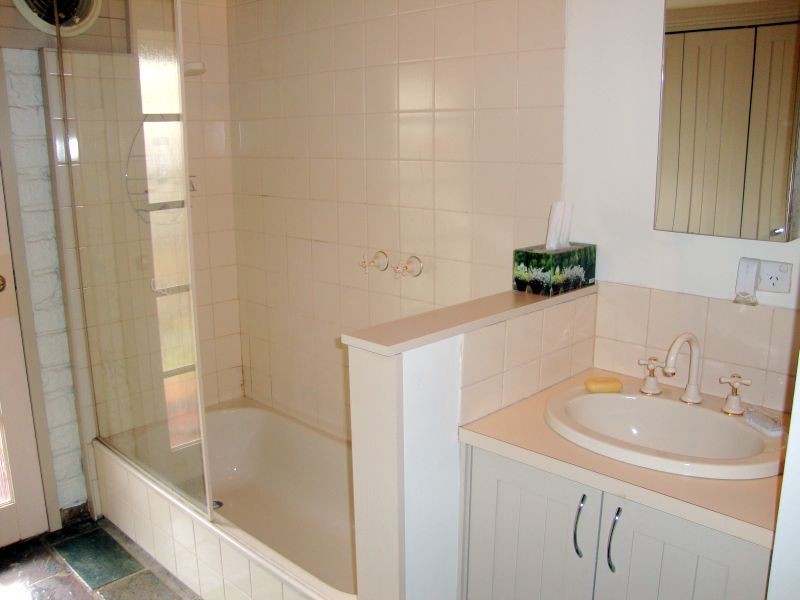 8 Summit Crescent, Brown Hill VIC 3350