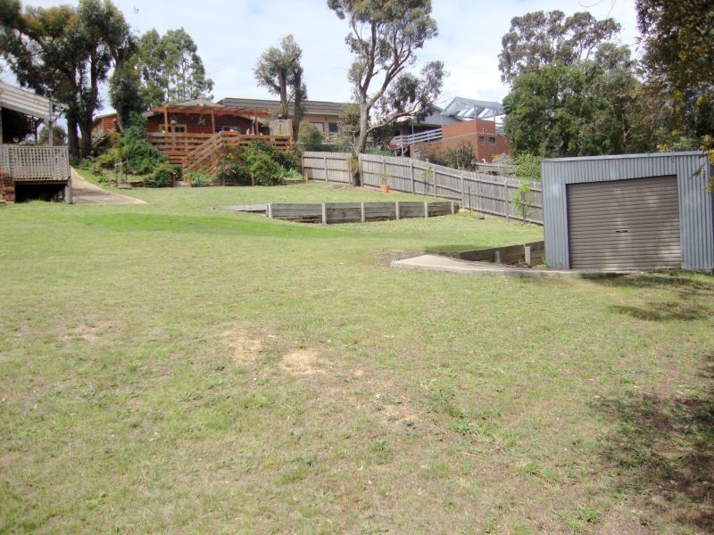 8 Summit Crescent, Brown Hill VIC 3350