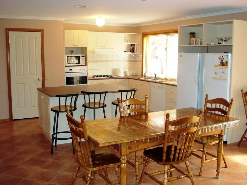 8 Jasmine Drive, Delacombe VIC 3356