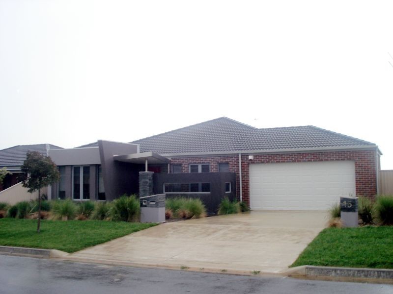 15 Robilliard Way, Sebastopol VIC 3356