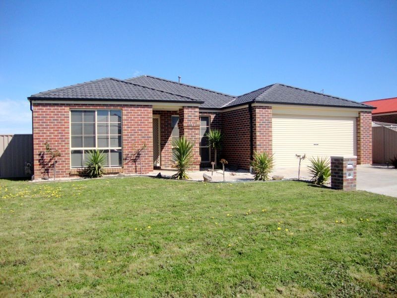 8 Deakin Drive, Delacombe VIC 3356