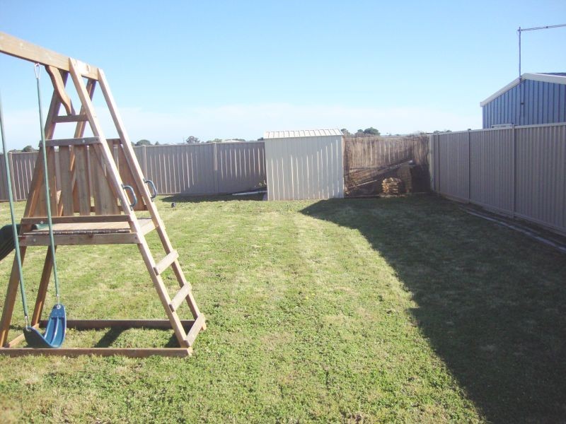 8 Deakin Drive, Delacombe VIC 3356